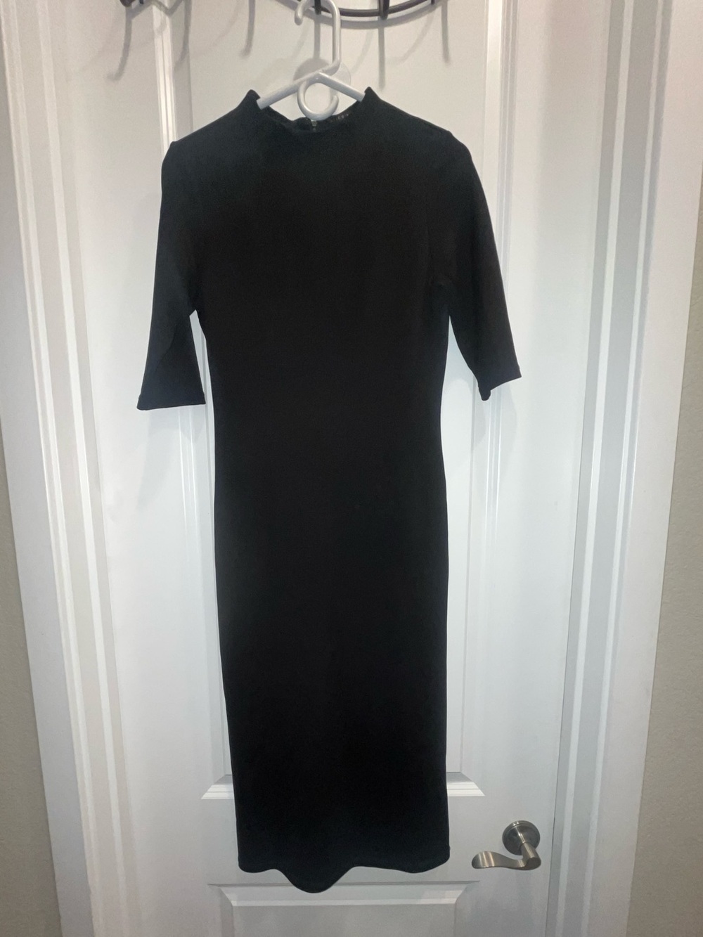 Alice + Olivia Classic Black Midi Dress with Short Sleeves